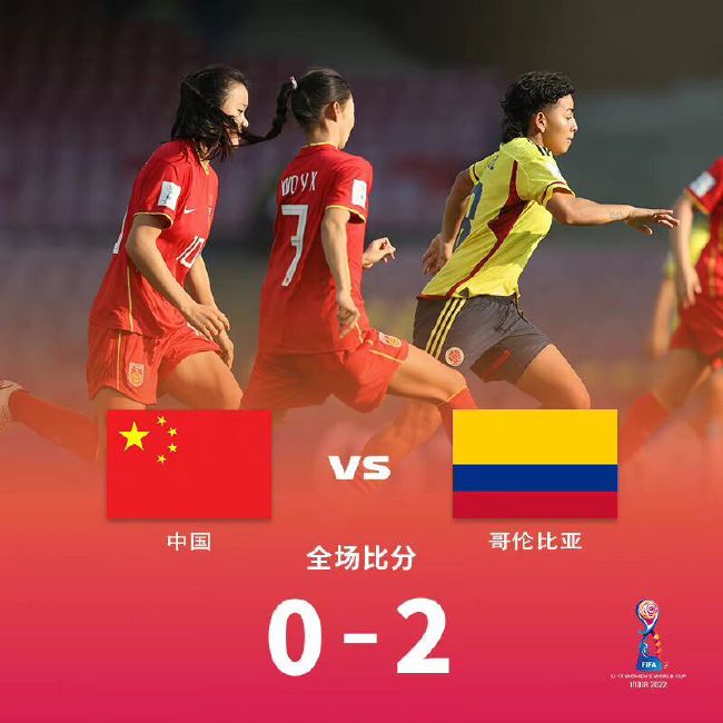 在现场，杰西卡·阿尔芭与主持人杰米身穿红色连体运动服打乒乓球引来全场瞩目，对于二人这次有趣的“合体”进行议论。