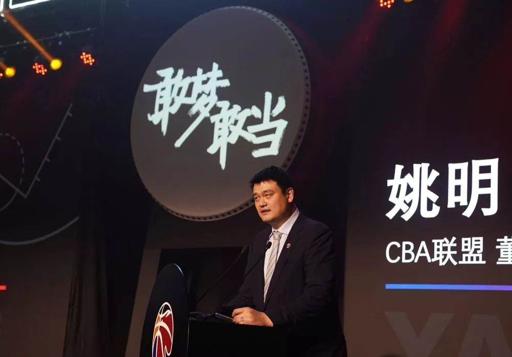 演员柯克·柯林三年后，第一代超人将接力棒递到了演员乔治·里弗斯手中。